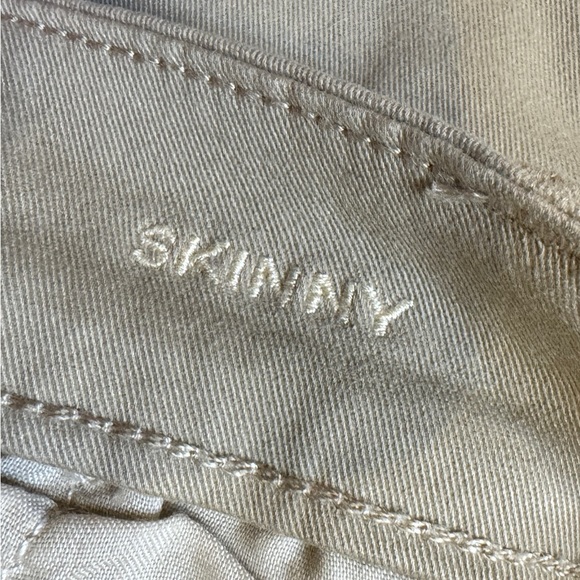 American Eagle Women's Beige Khaki Super Stretch Skinny Pants Size 16 Regular - Picture 5 of 8